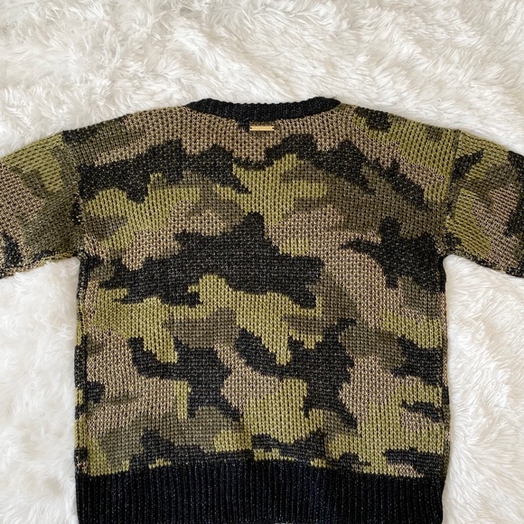NWT Michael Kors Camouflage V Neck Sweater - Picture 3 of 5